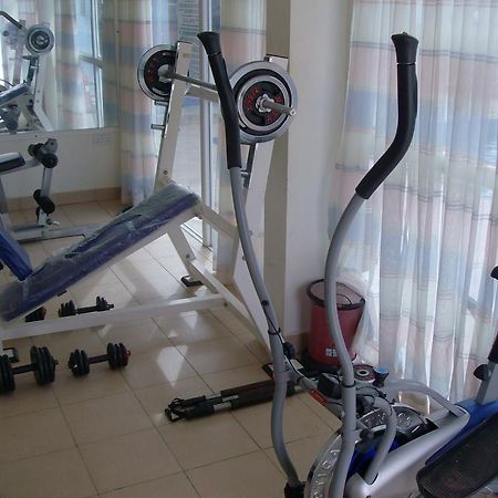 De Holiday Beach Hotel Kokrobite Dış mekan fotoğraf