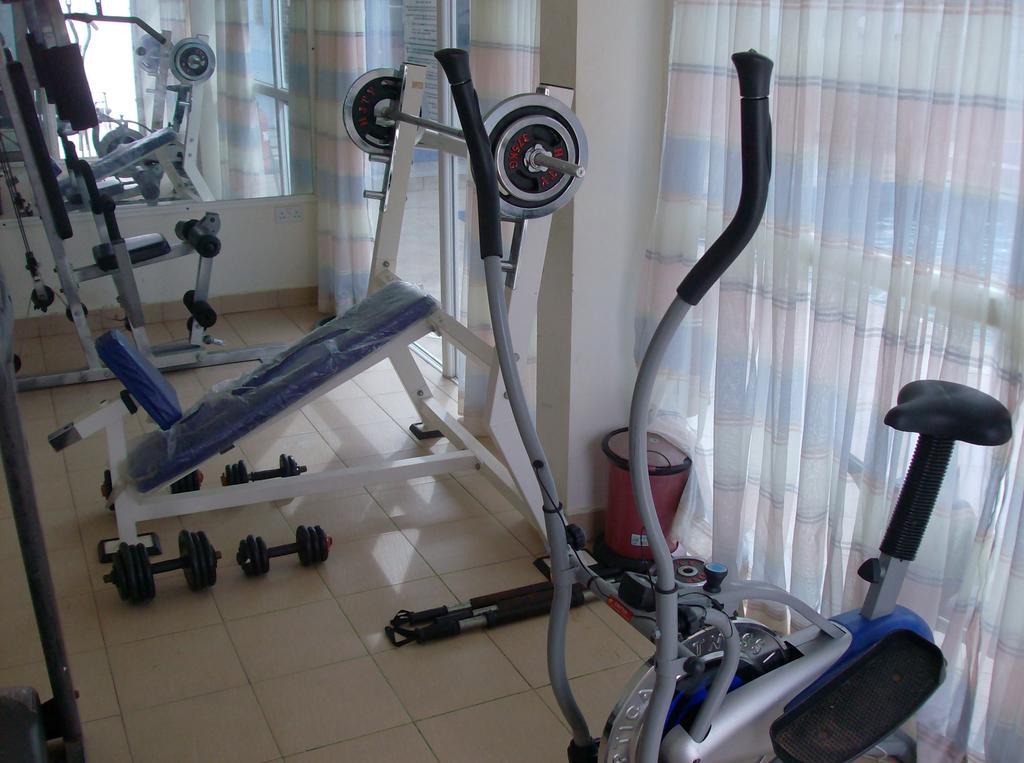 De Holiday Beach Hotel Kokrobite Dış mekan fotoğraf