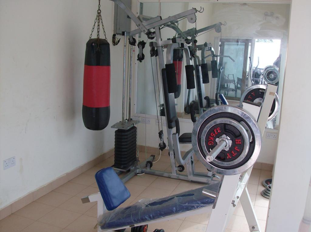 De Holiday Beach Hotel Kokrobite Dış mekan fotoğraf