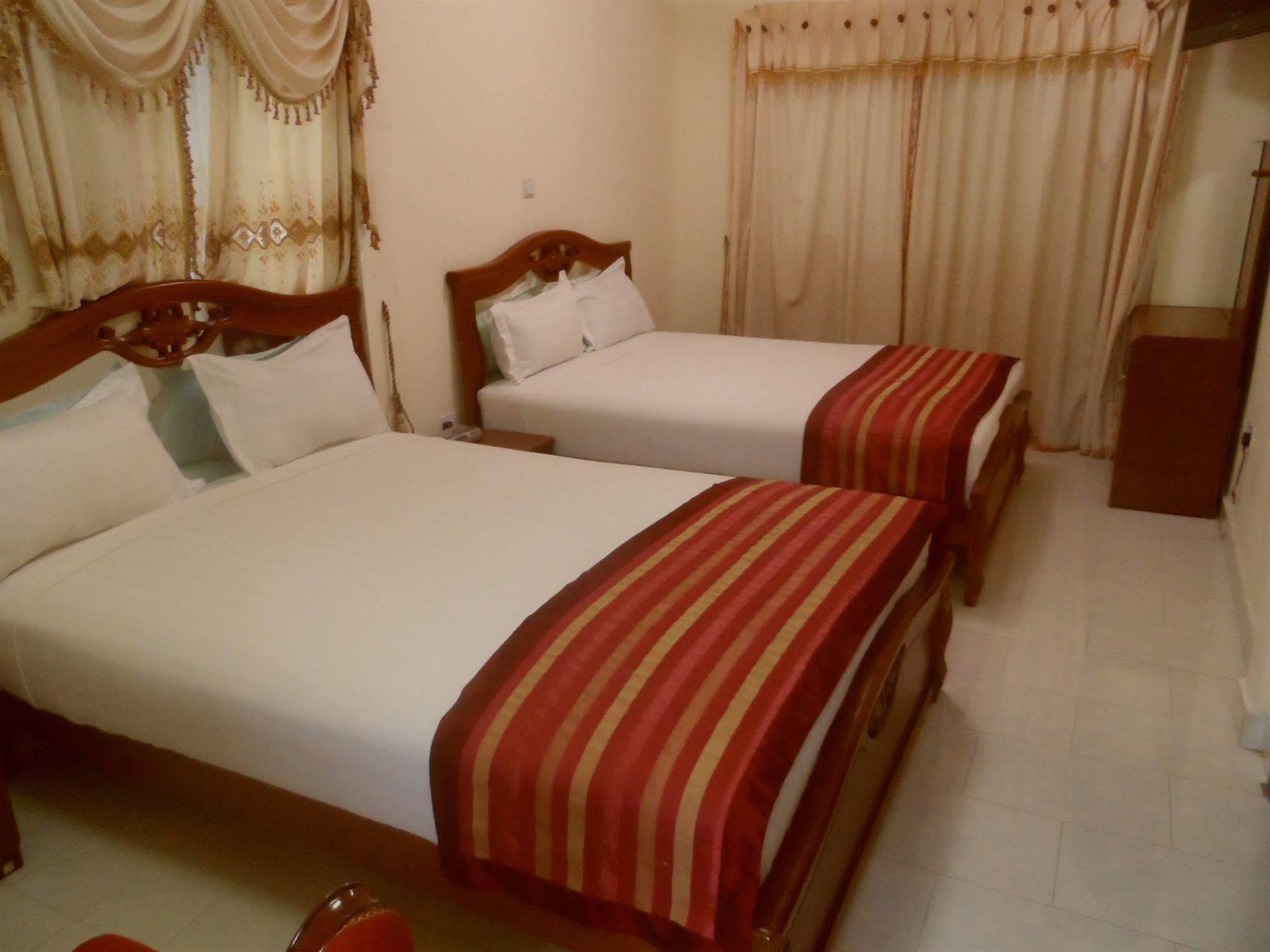 De Holiday Beach Hotel Kokrobite Dış mekan fotoğraf