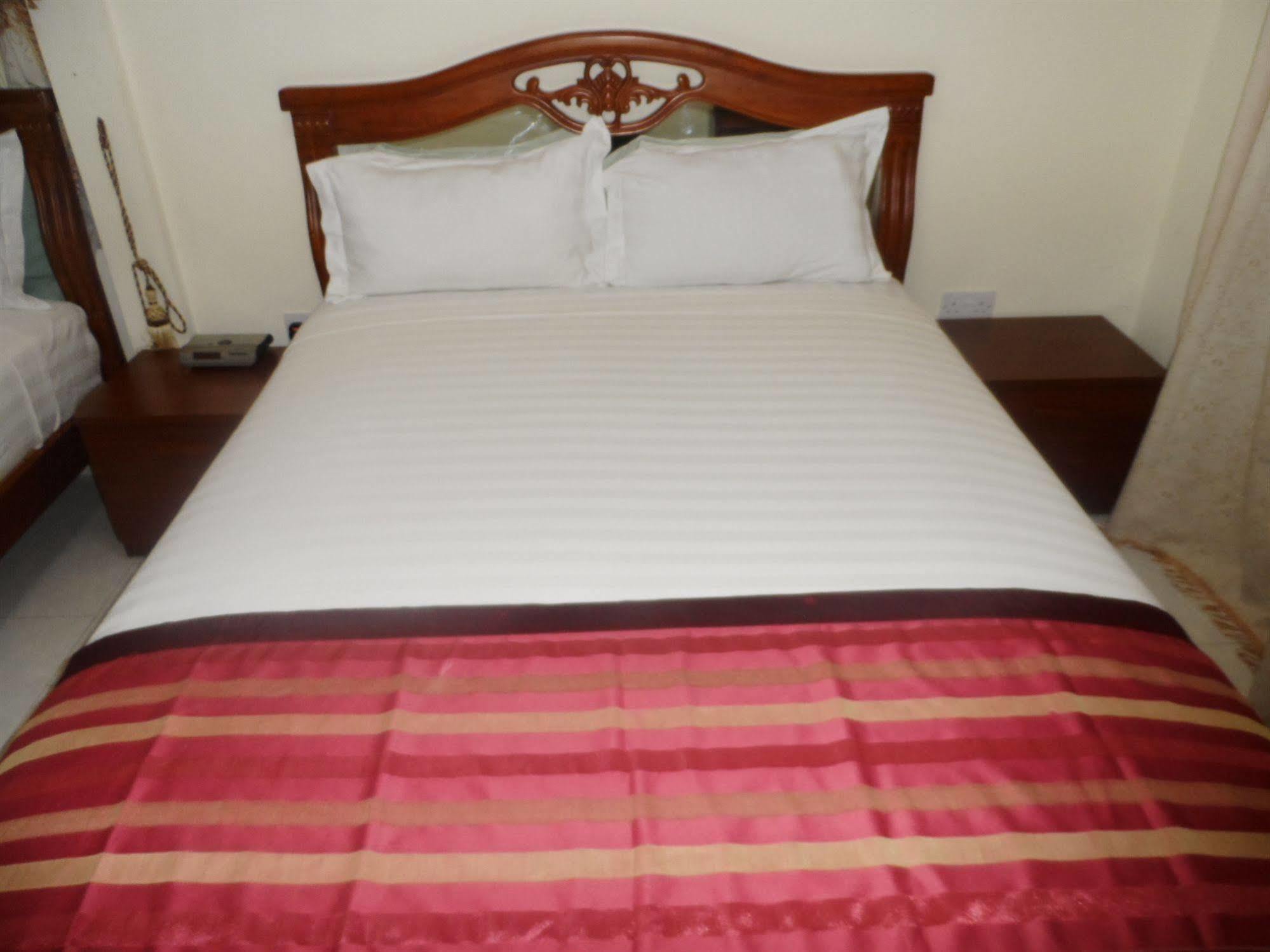 De Holiday Beach Hotel Kokrobite Dış mekan fotoğraf