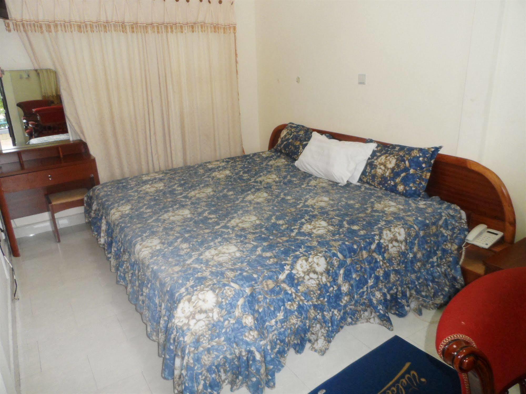 De Holiday Beach Hotel Kokrobite Dış mekan fotoğraf