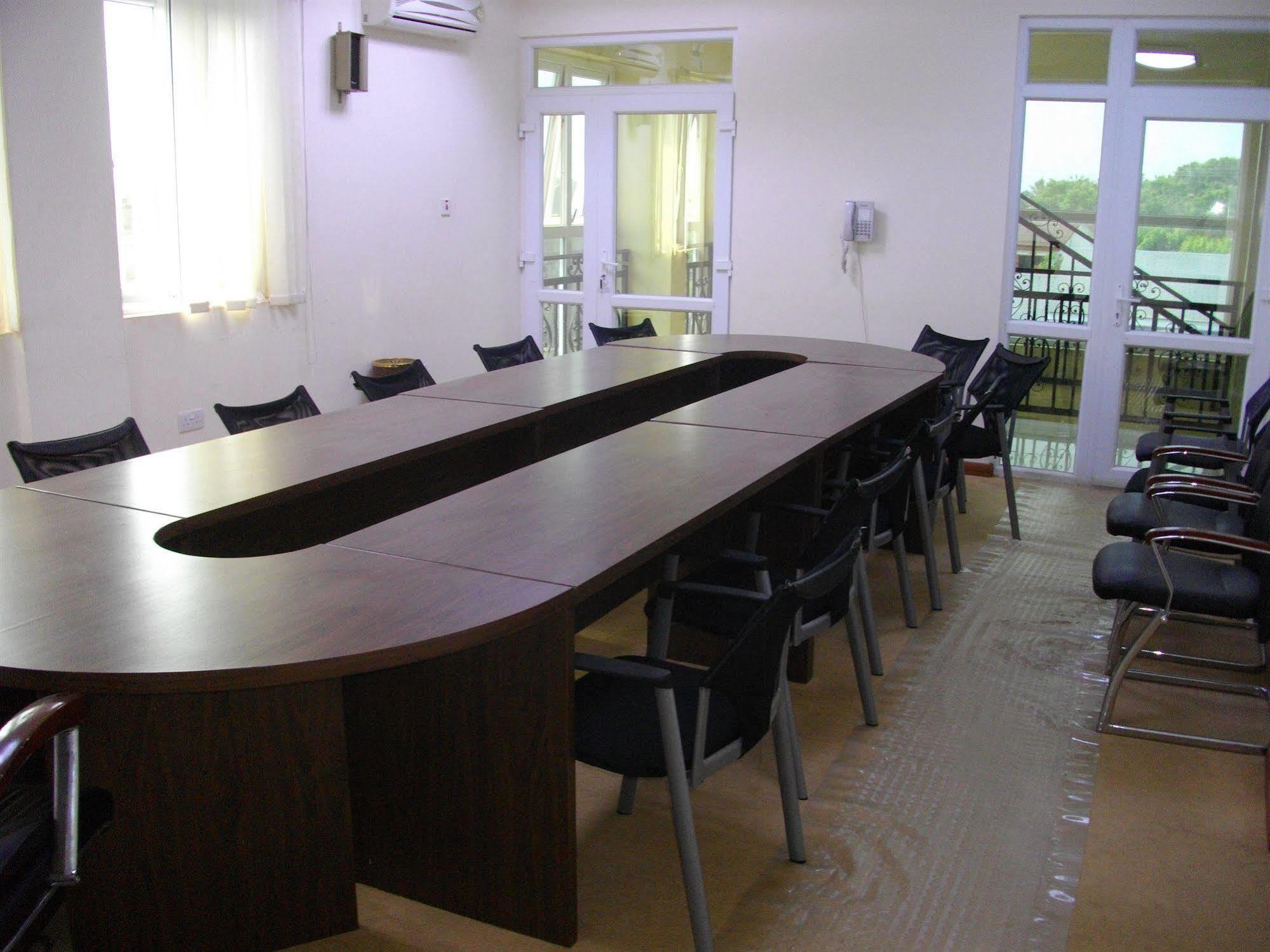 De Holiday Beach Hotel Kokrobite Dış mekan fotoğraf
